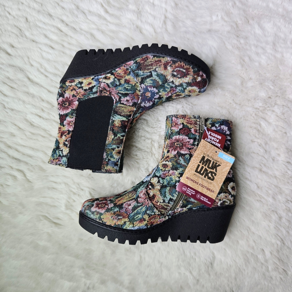 Muk Luks Essex Floral Wedge Boot Bohemian Cottage Core Grandma Core Tapestry